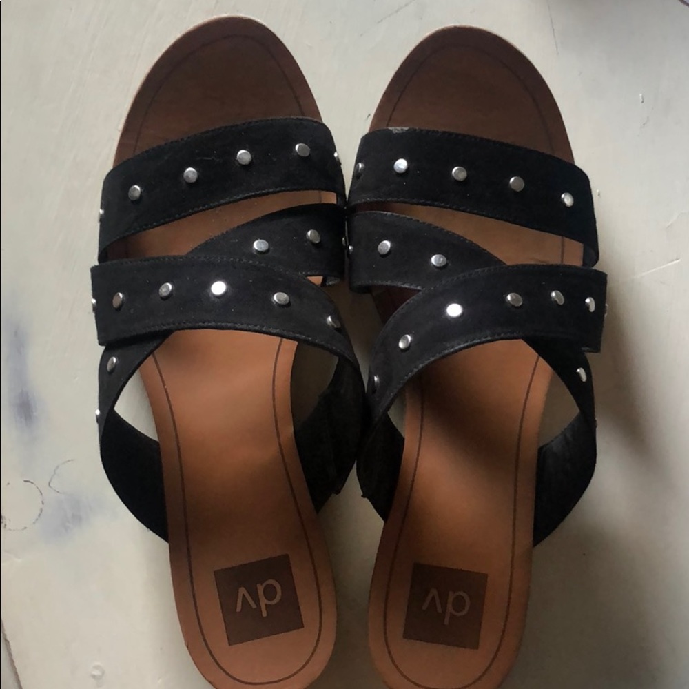 2 cute slide on flats